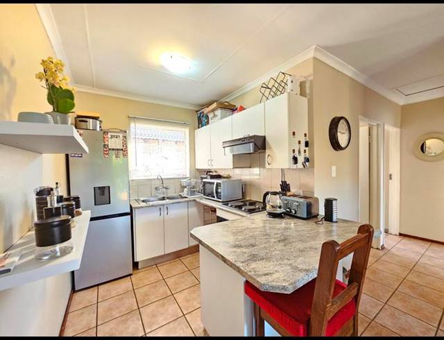 2 BEDROOM PROPERTY TO RENT IN WELTEVREDEN PARK